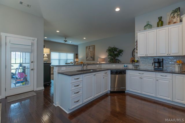 712 Hedgefield Way, Prattville, AL 36066