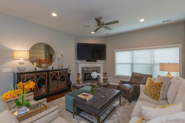 712 Hedgefield Way, Prattville, AL 36066