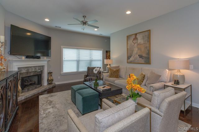 712 Hedgefield Way, Prattville, AL 36066