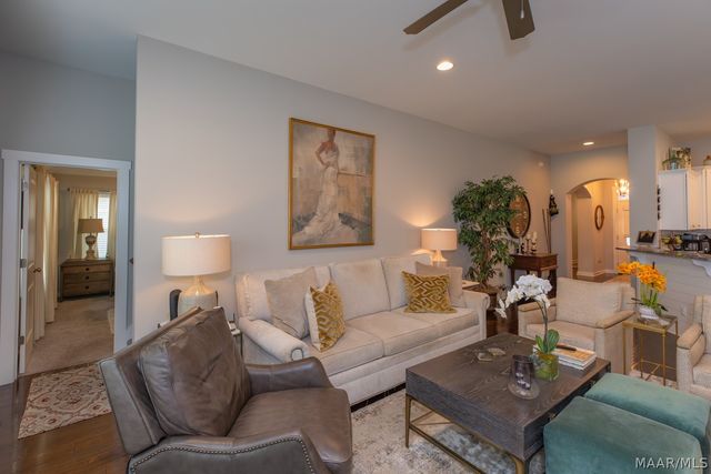 712 Hedgefield Way, Prattville, AL 36066