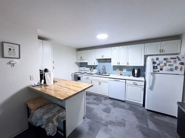 96 Richardson Road B18, Chelmsford, MA 01863