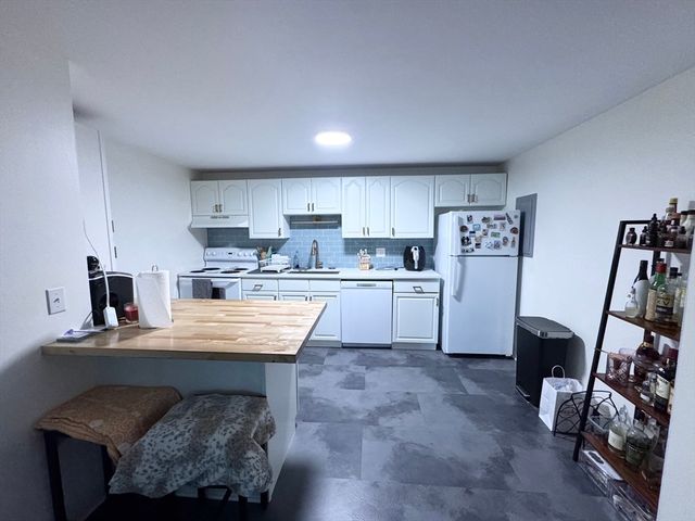 96 Richardson Road B18, Chelmsford, MA 01863