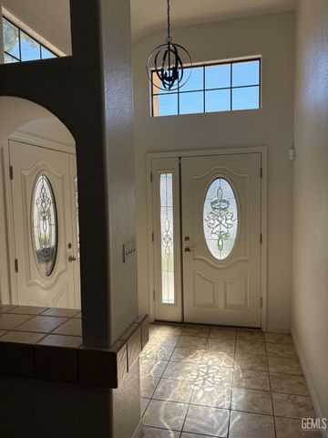 8228 Norfolk Court, Bakersfield, CA 93311