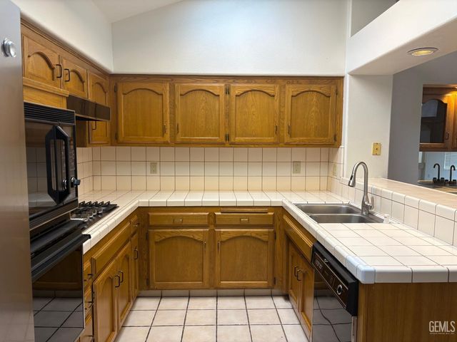 8228 Norfolk Court, Bakersfield, CA 93311