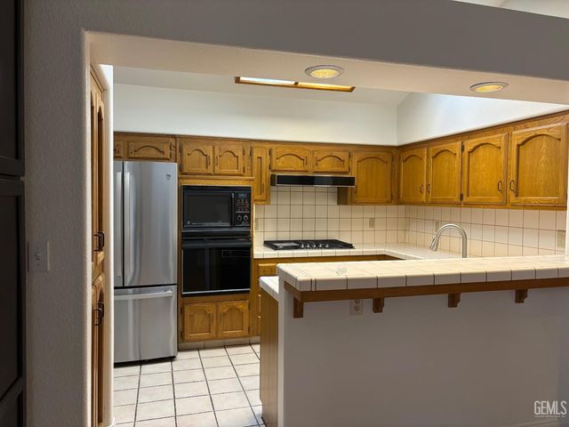 8228 Norfolk Court, Bakersfield, CA 93311