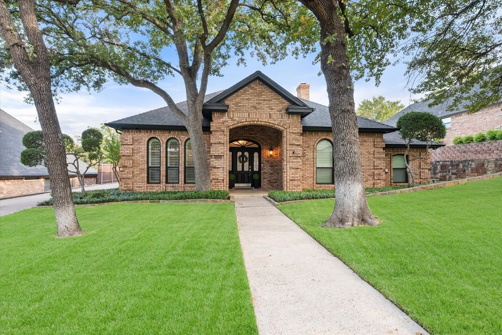 4909 Rockford Court, Arlington, TX 76017 — exterior