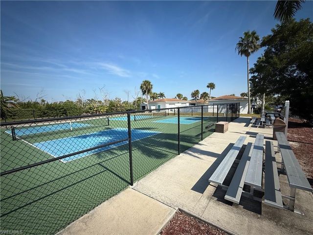 19681 Summerlin #40 RD, Fort Myers, FL 33908