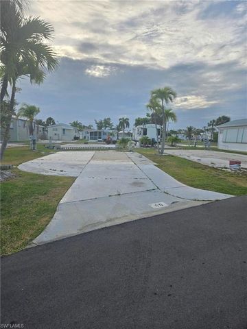 19681 Summerlin #40 RD, Fort Myers, FL 33908
