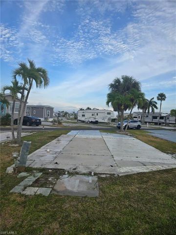19681 Summerlin #40 RD, Fort Myers, FL 33908