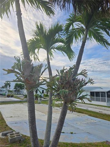 19681 Summerlin #40 RD, Fort Myers, FL 33908