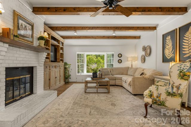 425 Sondley Woods Place, Asheville, NC 28805