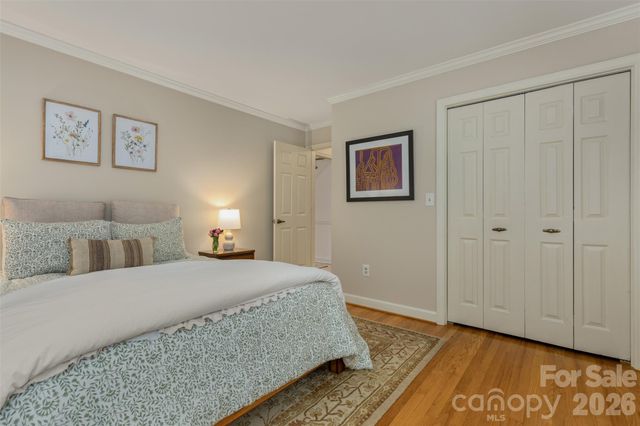 425 Sondley Woods Place, Asheville, NC 28805