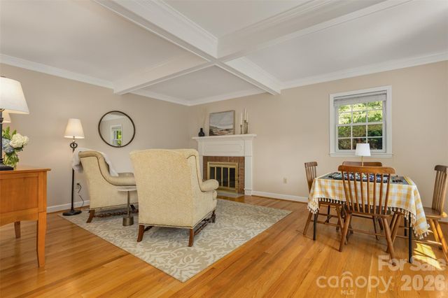 425 Sondley Woods Place, Asheville, NC 28805