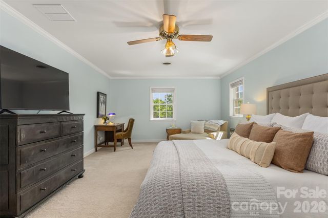 425 Sondley Woods Place, Asheville, NC 28805