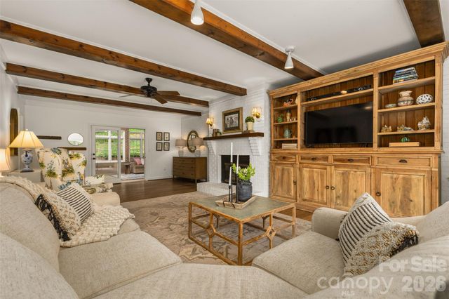 425 Sondley Woods Place, Asheville, NC 28805