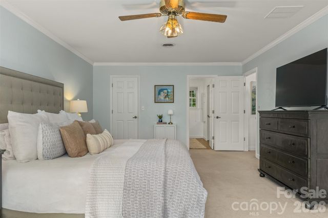 425 Sondley Woods Place, Asheville, NC 28805