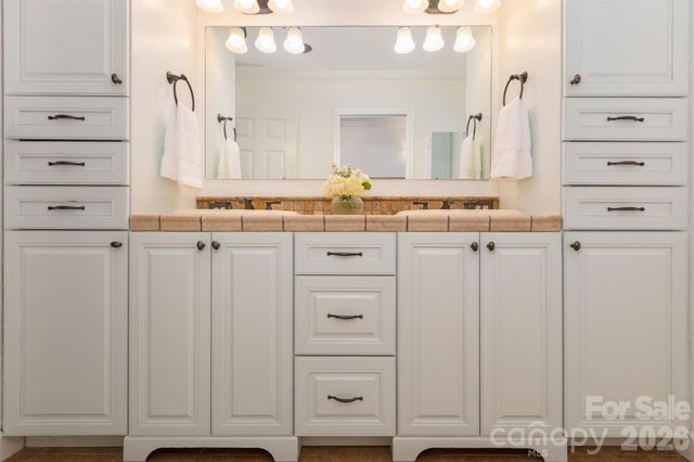 425 Sondley Woods Place, Asheville, NC 28805