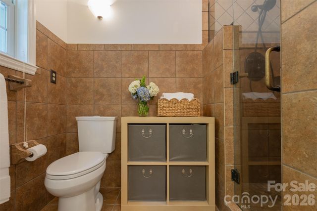 425 Sondley Woods Place, Asheville, NC 28805