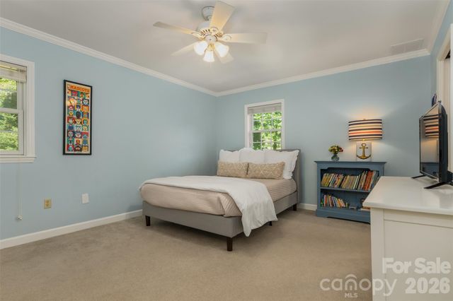 425 Sondley Woods Place, Asheville, NC 28805