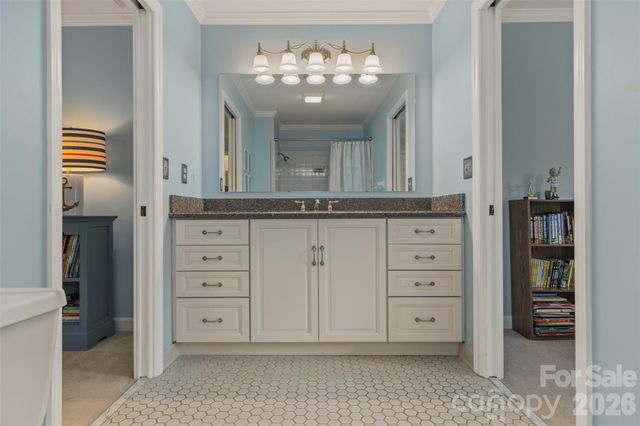 425 Sondley Woods Place, Asheville, NC 28805