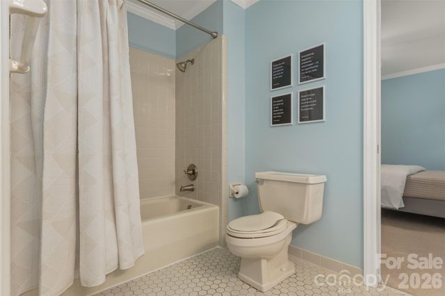 425 Sondley Woods Place, Asheville, NC 28805
