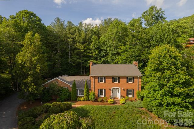 425 Sondley Woods Place, Asheville, NC 28805