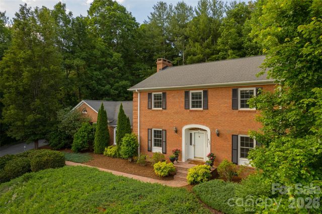 425 Sondley Woods Place, Asheville, NC 28805