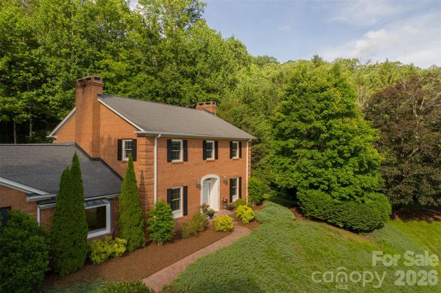 425 Sondley Woods Place, Asheville, NC 28805