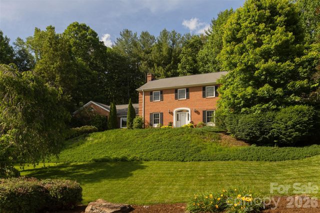 425 Sondley Woods Place, Asheville, NC 28805