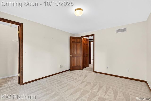 842 Timberline Drive, Rochester Hills, MI 48309