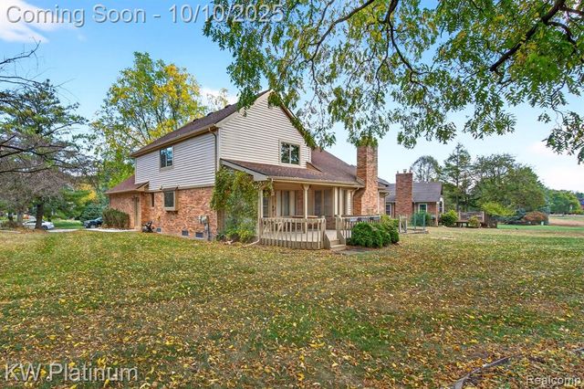 842 Timberline Drive, Rochester Hills, MI 48309