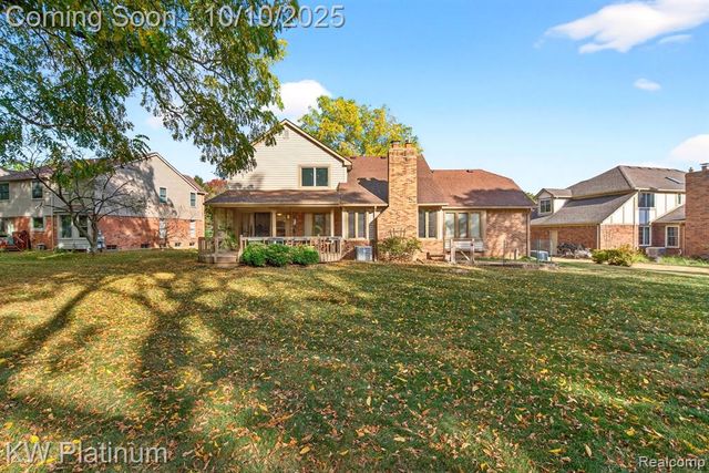 842 Timberline Drive, Rochester Hills, MI 48309