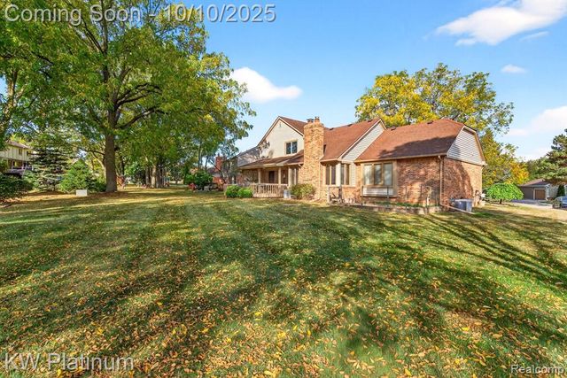 842 Timberline Drive, Rochester Hills, MI 48309