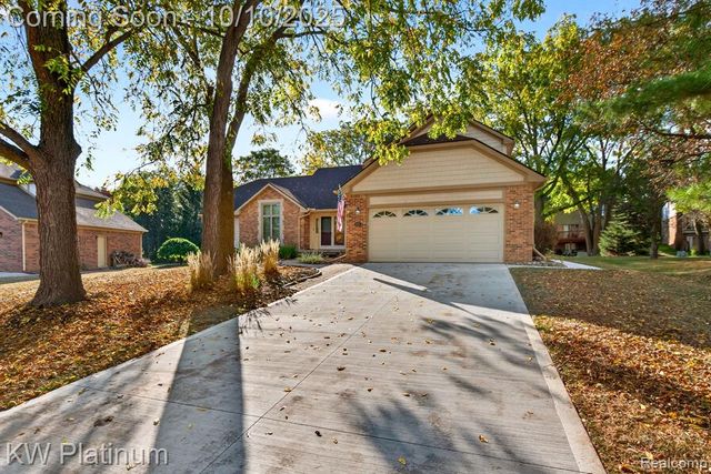 842 Timberline Drive, Rochester Hills, MI 48309