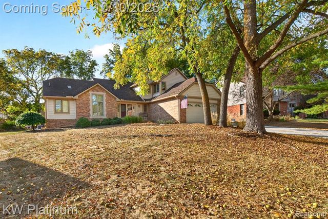 842 Timberline Drive, Rochester Hills, MI 48309
