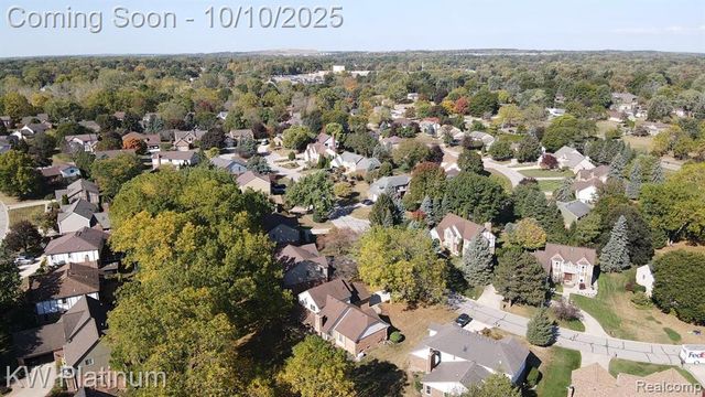 842 Timberline Drive, Rochester Hills, MI 48309