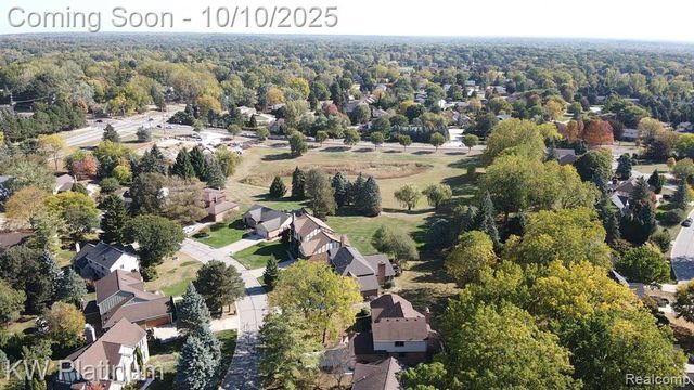 842 Timberline Drive, Rochester Hills, MI 48309