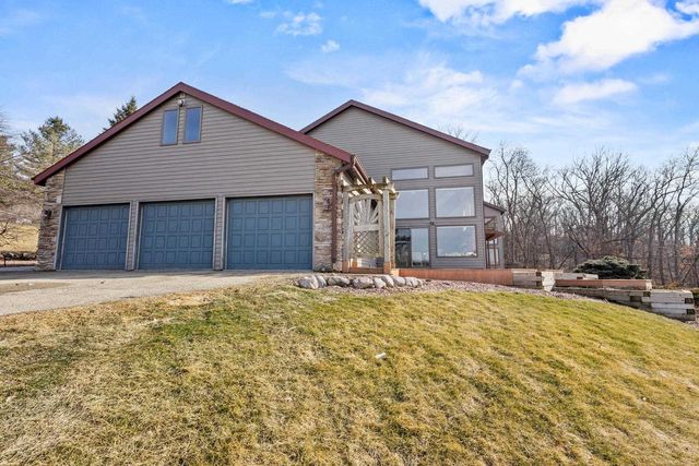 3361 North Road, Blue Mounds, WI 53517