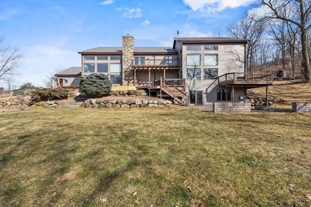 3361 North Road, Blue Mounds, WI 53517