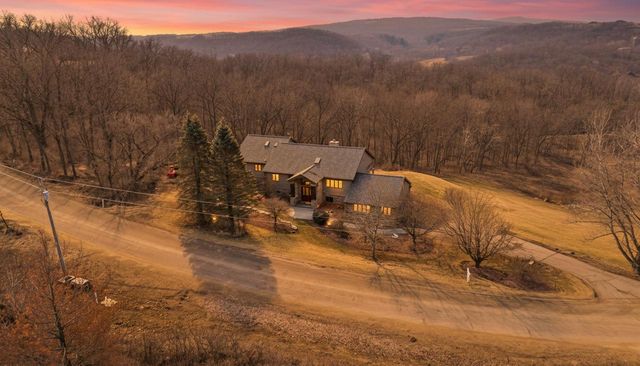 3361 North Road, Blue Mounds, WI 53517