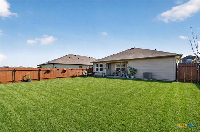 557 Chaco Loop, Seguin, TX 78155