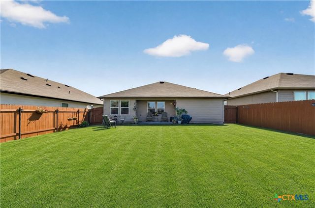 557 Chaco Loop, Seguin, TX 78155