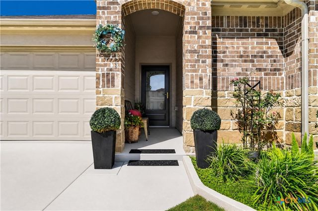557 Chaco Loop, Seguin, TX 78155