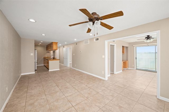 201 Yacht Club Lane 201, Seabrook, TX 77586