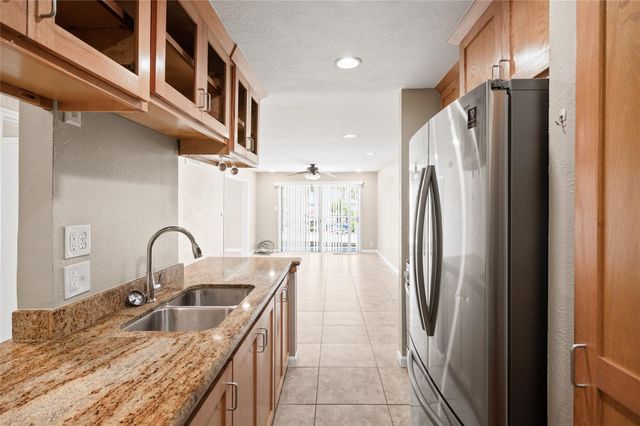 201 Yacht Club Lane 201, Seabrook, TX 77586