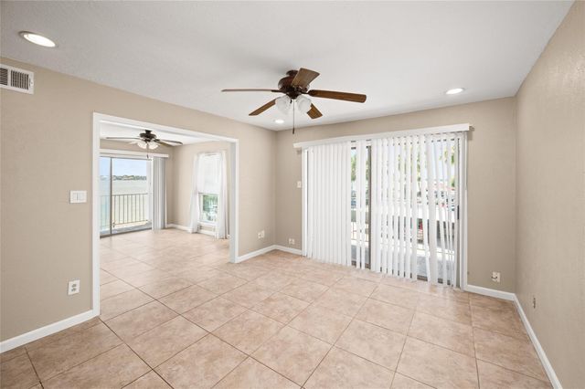 201 Yacht Club Lane 201, Seabrook, TX 77586