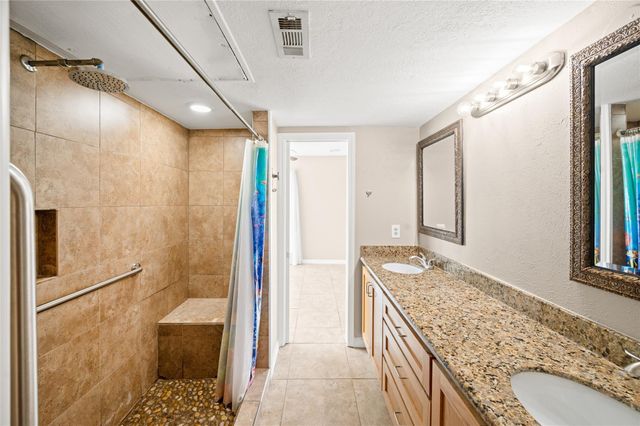 201 Yacht Club Lane 201, Seabrook, TX 77586