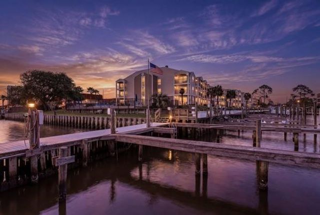 201 Yacht Club Lane 201, Seabrook, TX 77586