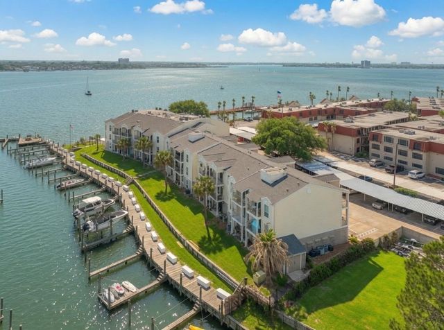 201 Yacht Club Lane 201, Seabrook, TX 77586