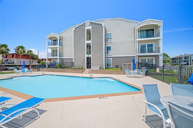 201 Yacht Club Lane 201, Seabrook, TX 77586